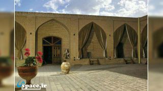 نمای محوطه هتل کاروانسرای صفویه - مهریز - روستای سریزد